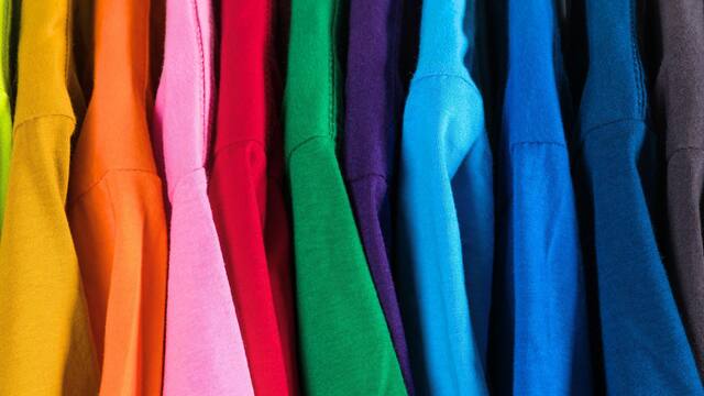 Estos son los 3 colores que usan las personas menos inteligentes, según la psicología