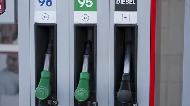 ¿Cuánto cuesta cargar el coche? Este es el precio del litro de gasolina y el del gasóleo este domingo 21 de junio
