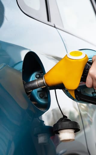 Llegó el combustible sintético: cómo funciona el e-fuel que imita la nafta y el diésel sin usar petróleo