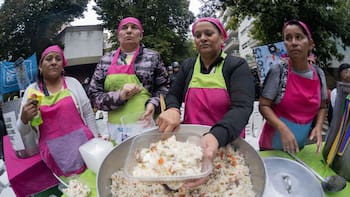 Comedores “estallados” y deudas refinanciadas que vuelven a caer en mora