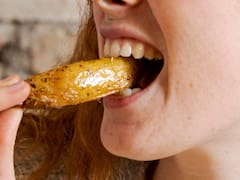 La cantidad exacta de veces que debes masticar la comida para evitar problemas estomacales, mejorar la digestión y llevar una vida más saludable