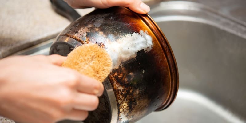 Cómo limpiar las quemaduras de una olla Essen sin rayarla ni haciendo fuerza en pocos minutos
Fuente: Shutterstock