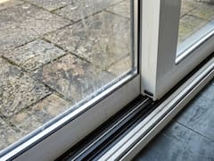 Cómo limpiar los rieles de las ventanas sin usar agua ni secadoras