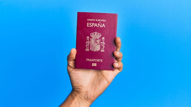Cómo renovar el pasaporte español, paso a paso, para entrar a más de 190 países