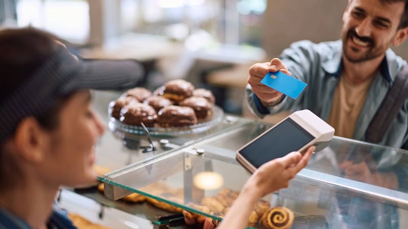 El consumo dejó de ser lineal y ahora es phygital, inmediato y emocional. Foto: Shutterstock