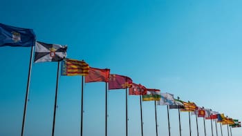 Financiación autonómica: mientras Illa le pide a JxCat que apoye el modelo, el Gobierno anuncia que trabaja en otro que abarque a todas las regiones