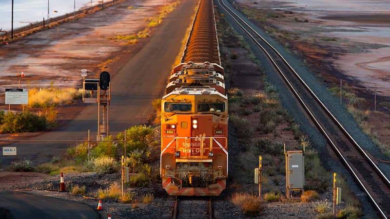 Con una longitud cercana a los siete kilómetros y un total de 682 vagones, este convoy rompió todos los récords ferroviarios y pasó a la historia como el tren más largo jamás operado. La hazaña se convirtió en un símbolo del desarrollo ferroviario.