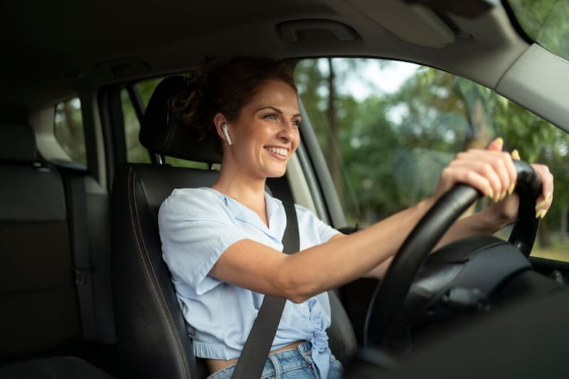 Miriam, camionera argentina en Europa: “Paso entre 22 y 24 días fuera trabajando y cuando vuelvo a casa solo estoy tres o cuatro días”. Fuente: Freepik.es