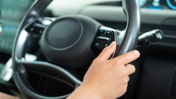 Cuidado con el Hoy No Circula: a partir del 1 de enero estas multas pueden dejarte sin placas y en el corralón