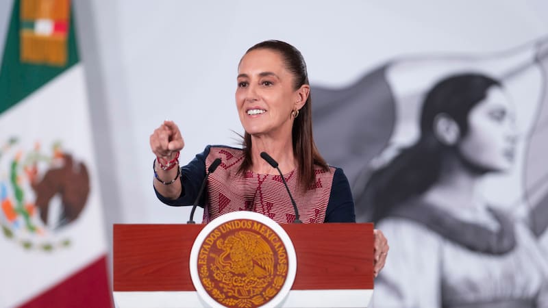 Cuauhtémoc, Ciudad de México. 25 de mayo 2026. La presidenta constitucional de los Estados Unidos Mexicanos, la Doctora Claudia Sheinbaum Pardo en conferencia de prensa matutina en el salón de la Tesorería de Palacio Nacional. La acompañan: Iván Escalante, Procurador Federal del Consumidor (Profeco); Violeta Vázquez-Rojas Maldonado, subsecretaria de Ciencia y Humanidades de la Secretaría de Ciencia (SECIHTI); Gerardo Tamayo, director General de Cooperación Institucional y Sectorial · Secretaría de Ciencia, Humanidades, Tecnología e Innovación Secihti; Diana Aurora Correa, subdirectora de Diseño Digital y Medios Sociales en la Unidad de Memoria Histórica. Foto: Saúl López Escorcia /Presidencia