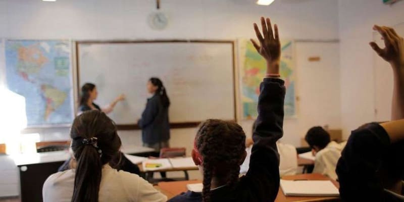 Antes de la HB 561, varios aspirantes debían completar todos los trámites de elegibilidad antes de poder iniciar su formación docente.