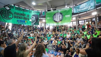 La Provincia de Buenos Aires llamó a paritarias estatales: ¿qué reclaman los gremios y qué puede pasar?