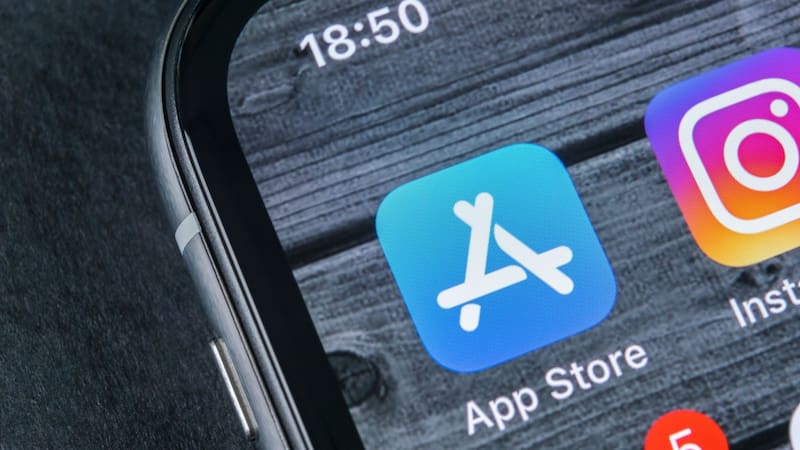 Confirmado | Apple eliminó de sus tiendas una de las apps de mensajería más usadas en el mundo: tenía más de 100 millones de usuarios