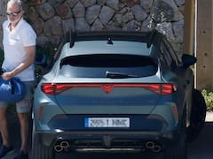 Confirmado | Así es el coche que condujo el rey Felipe VI durante sus vacaciones en Mallorca: cuánto cuesta y qué tiene de especial