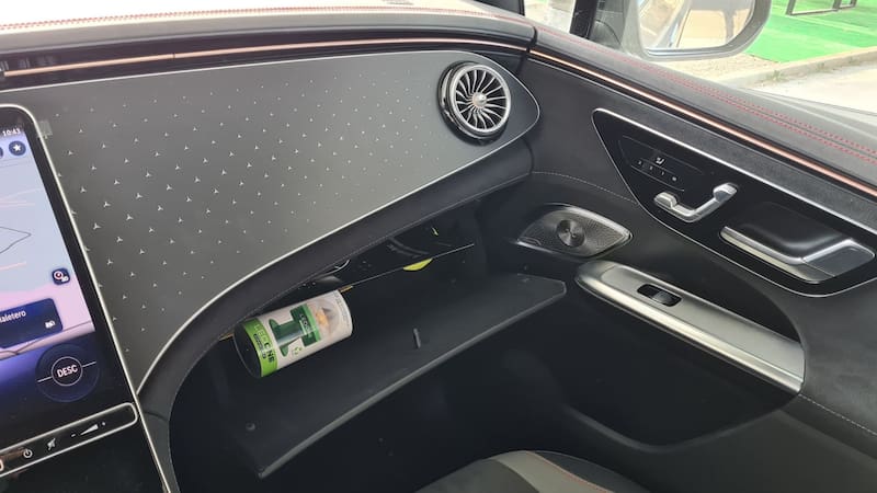 Confirmado | El Gobierno examinará todas las guanteras de los autos y anulará licencias de conducir si ve este objeto prohibido