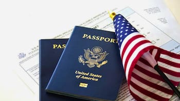 Confirmado | Estados Unidos permite entrar sin visado a ciudadanos españoles que presenten este documento obligatorio con su pasaporte