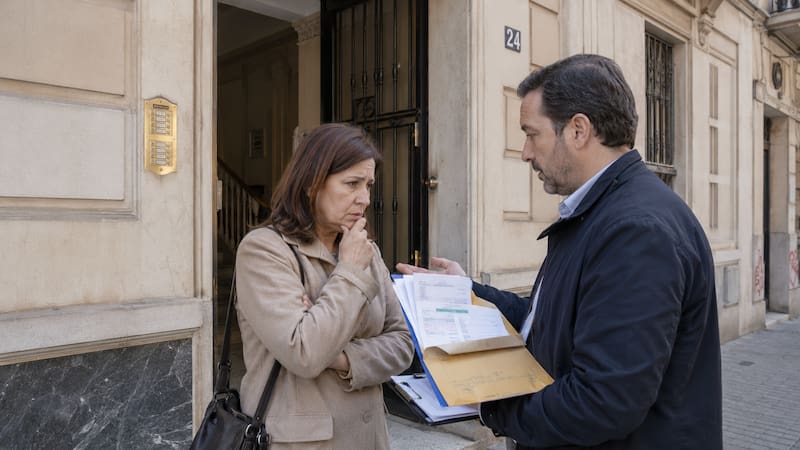 Confirmado | La Ley de Propiedad Horizontal permite pedir el embargo de los bienes de un vecino que no pague la comunidad (foto: ChatGPT)