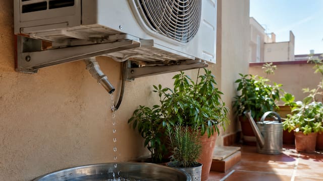 Confirmado | Los expertos recomiendan no desechar el agua que gotea del aire acondicionado: para qué sirve y cómo reutilizarla en casa