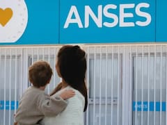 ANSES confirmó los nuevos montos de AUH y SUAF para octubre: cuánto cobrarán