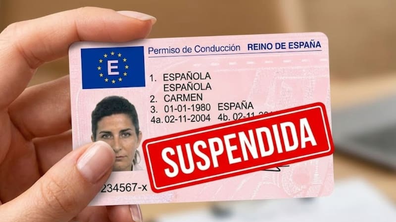 Confirmado | Por orden del Gobierno, revisarán caso por caso y le sacarán la licencia de conducir a quienes hayan conducido usando su teléfono celular