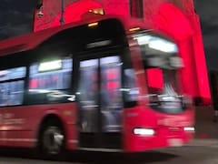 Confirman multa de hasta 7 mil pesos y quita de puntos en la licencia de conducir a quienes conduzcan sobre el carril confinado del Metrobús en CDMX