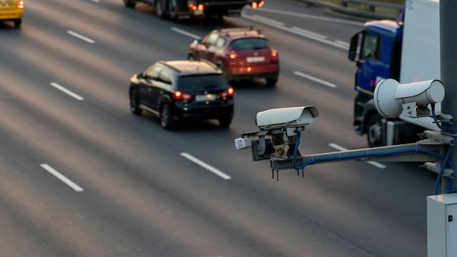Atención conductores | Confirman nuevas fotomultas: instalarán 125 cámaras automáticas para detectar excesos de velocidad
