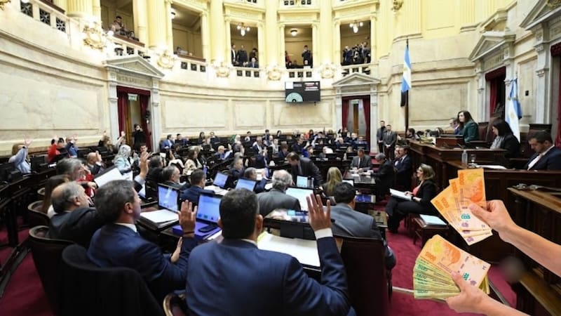 Los senadores verán un nuevo aumento salarial.