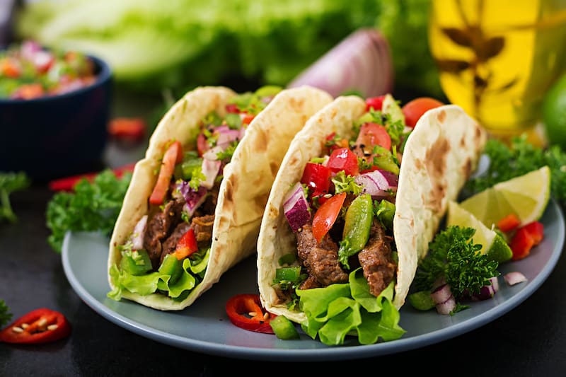 La cadena de comida mexicana Guzman y Gomez cerró definitivamente todos sus restaurantes en Estados Unidos el 22 de mayo de 2025.