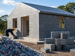 Adiós Ley de Alquileres | Venden casas de ladrillos de plástico reciclado: llega en 5 días y miles la eligen para no volver a pagar renta