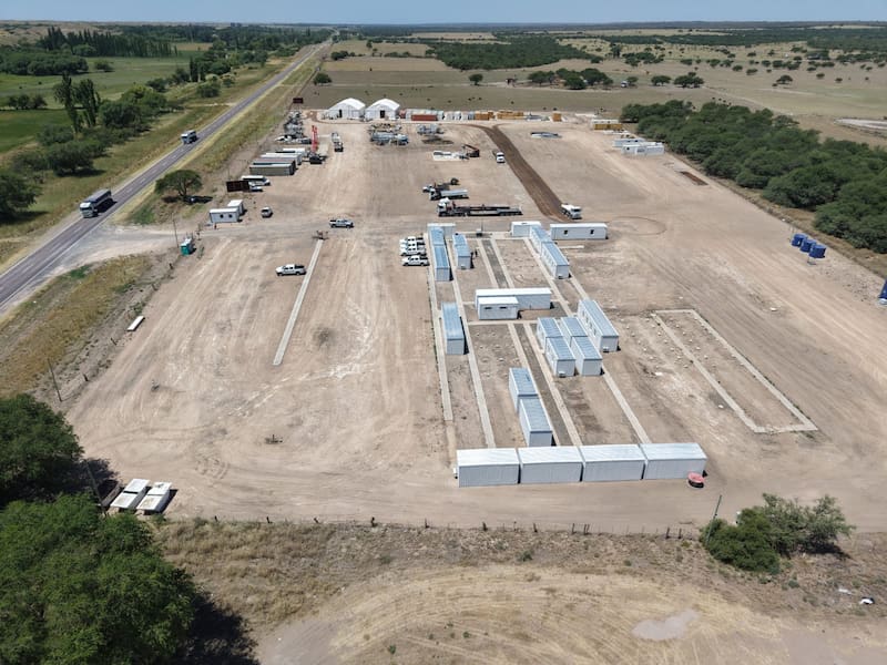 Construcción de campamento entre Alberta e Idero
