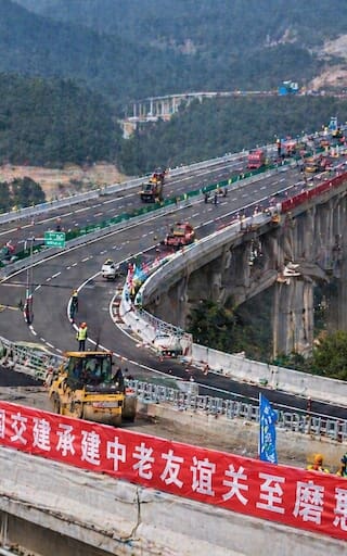 Tras años paralizada, China llega al país para modernizar una de las rutas más golpeadas y unirá por primera vez el puerto con el interior