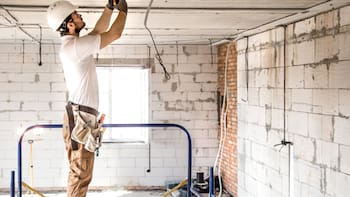 Mercado de vivienda: la autoconstrucción lidera el repunte industrial, según HR Ratings
