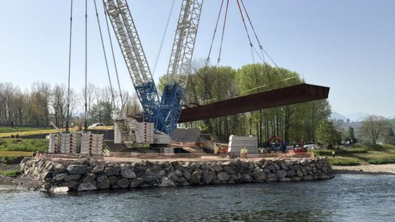 Construyen un imponente puente que unirá los dos extremos del río y mejorará la circulación de la provincia. Foto: Principado de Asturias