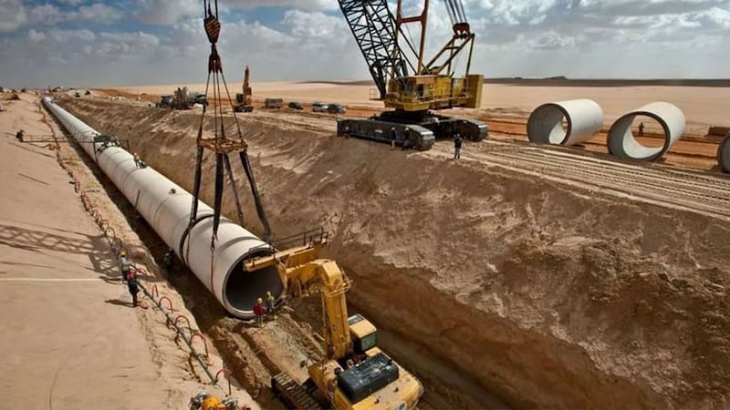 Construyen un río artificial de 2000 km que atravesará el desierto y llevará agua a las zonas más secas y cálidas: es la obra más grande del mundo
Fuente: Ilustración con IA