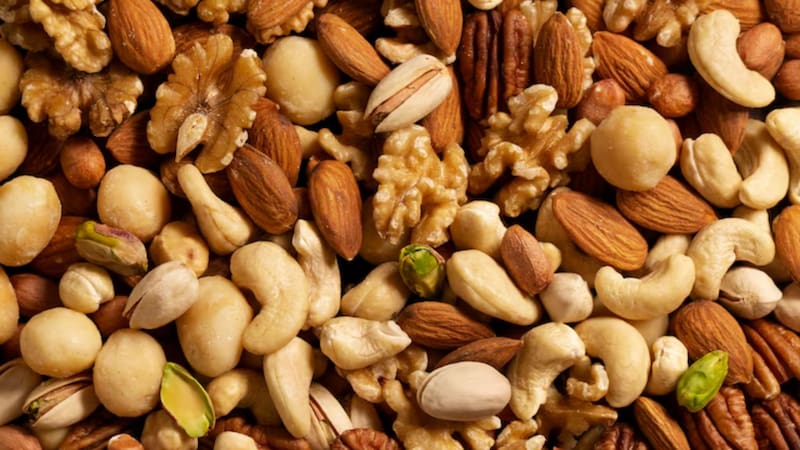 Consumir frutos secos en el desayuno o la merienda, puede potenciar sus beneficios.