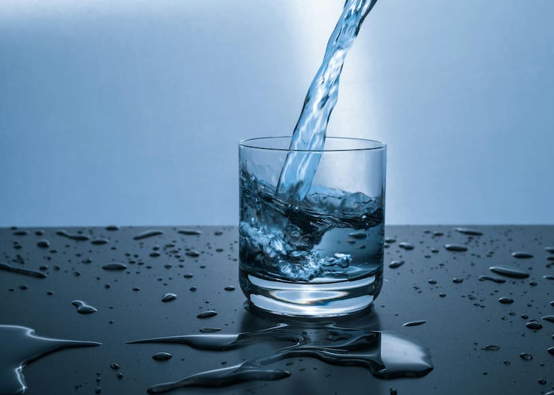 La administración de Donald Trump quiere revertir los límites de algunas sustancias perfluoroalquiladas y polifluoroalquiladas (PFAS) presentes en el agua potable que toman todos los estadounidenses. | Foto de Pixabay.