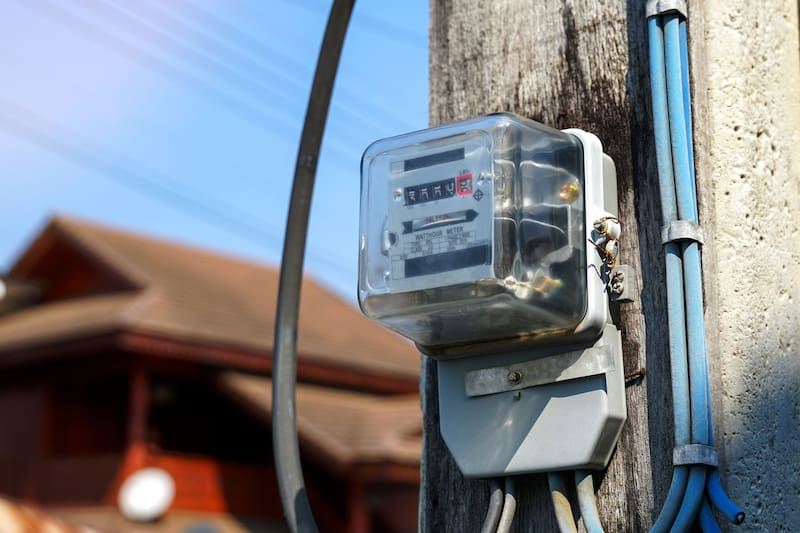 Instalación de medidor de luz en México. Fuente: Shutterstock