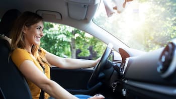 Flexibilidad, ahorro y movilidad: los coches de ocasión ganan terreno en España
