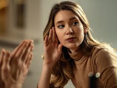 Qué significa que una persona desvíe la mirada al hablar, según la psicología del comportamiento