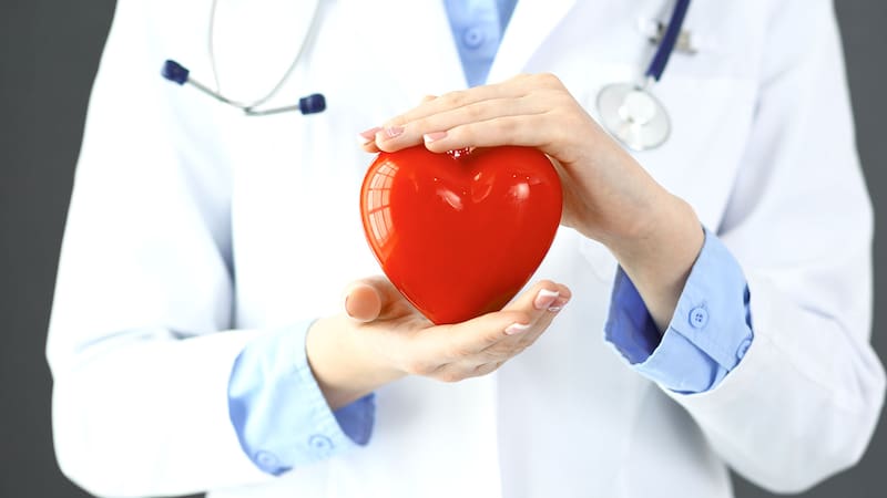 Cuidar el corazón viene de la mano con mantener los valores de colesterol y triglicéridos normalizados.