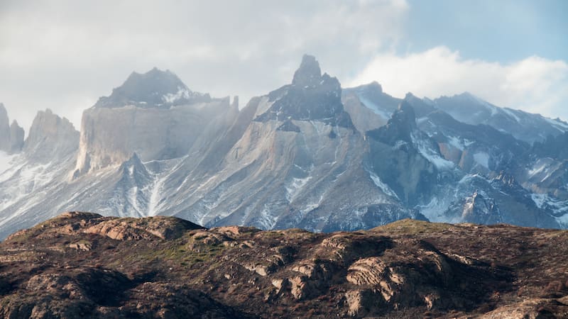 No solo los Andes chilenos, sino también otras regiones del mundo, están perdiendo rápidamente su nieve y glaciares, lo que representa una crisis global de recursos hídricos. Foto: Freepik.