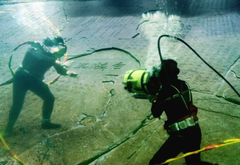 Las inscripciones de Baiheliang, preservadas bajo las aguas del río Yangtsé, en China.
