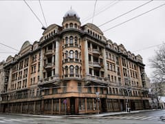 La brutal sede de la KGB en Letonia: el edificio donde la policía soviética interrogaba y torturaba a sus prisioneros