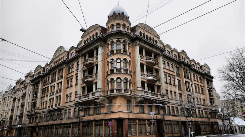 Corner House, antigua sede de la KGB en Riga, antes de la renovación en 2014.
