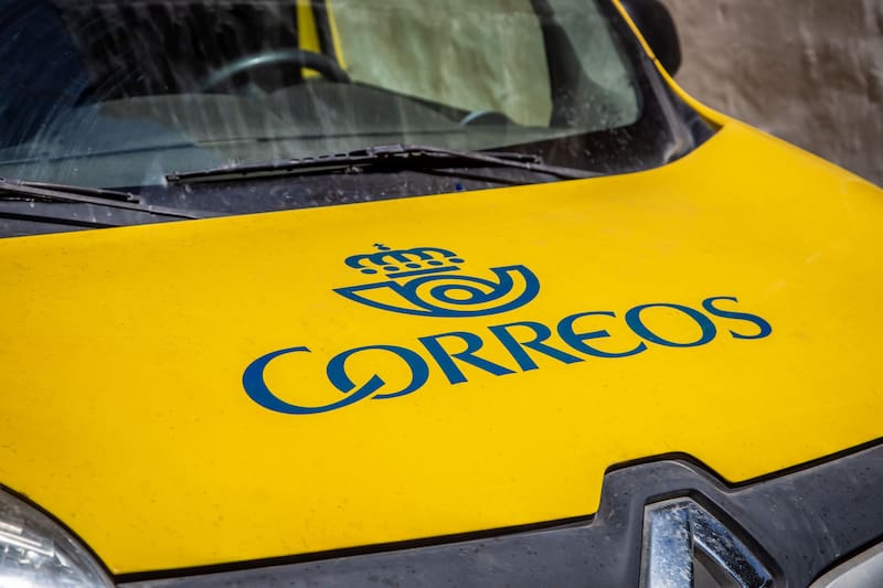 Tras activarse la alarma, Correos avisó “de inmediato” a la Guardia Civil, que se personó en el lugar y ha vinculado el suceso con otros hechos delictivos ocurridos recientemente en la región.