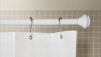 Cómo deshacerse rápidamente del moho y los hongos en la cortina de la ducha