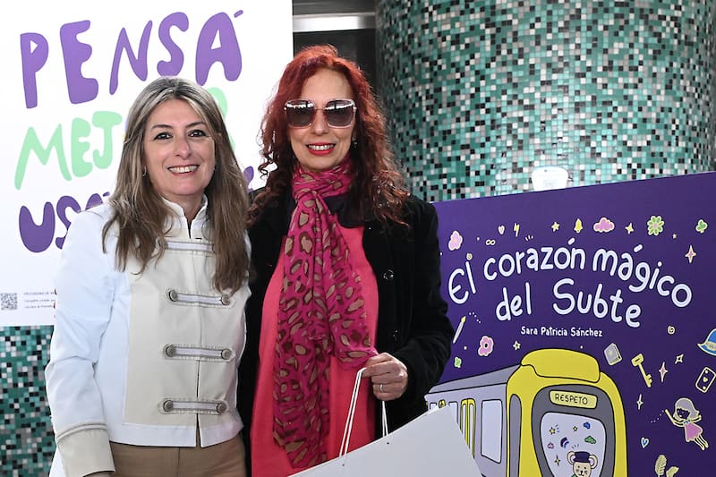 Mariana Giacumbo entregó el premio a la autora del cuento infantil “El corazón mágico del Subte”.