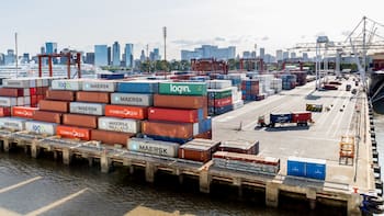 El superávit comercial volvió a crecer en agosto: las exportaciones de energía impulsaron un saldo de u$s 2187 millones