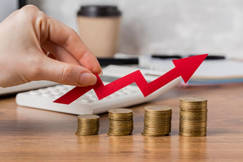 Buenas noticias para los españoles: la economía crecerá más de lo esperado en 2026 (foto: Freepik)