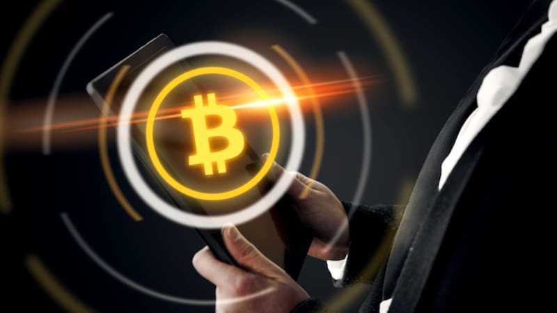 Renta 4 apuesta por las criptomonedas en pleno desplome del Bitcoin: la estrategia que divide al mercado.